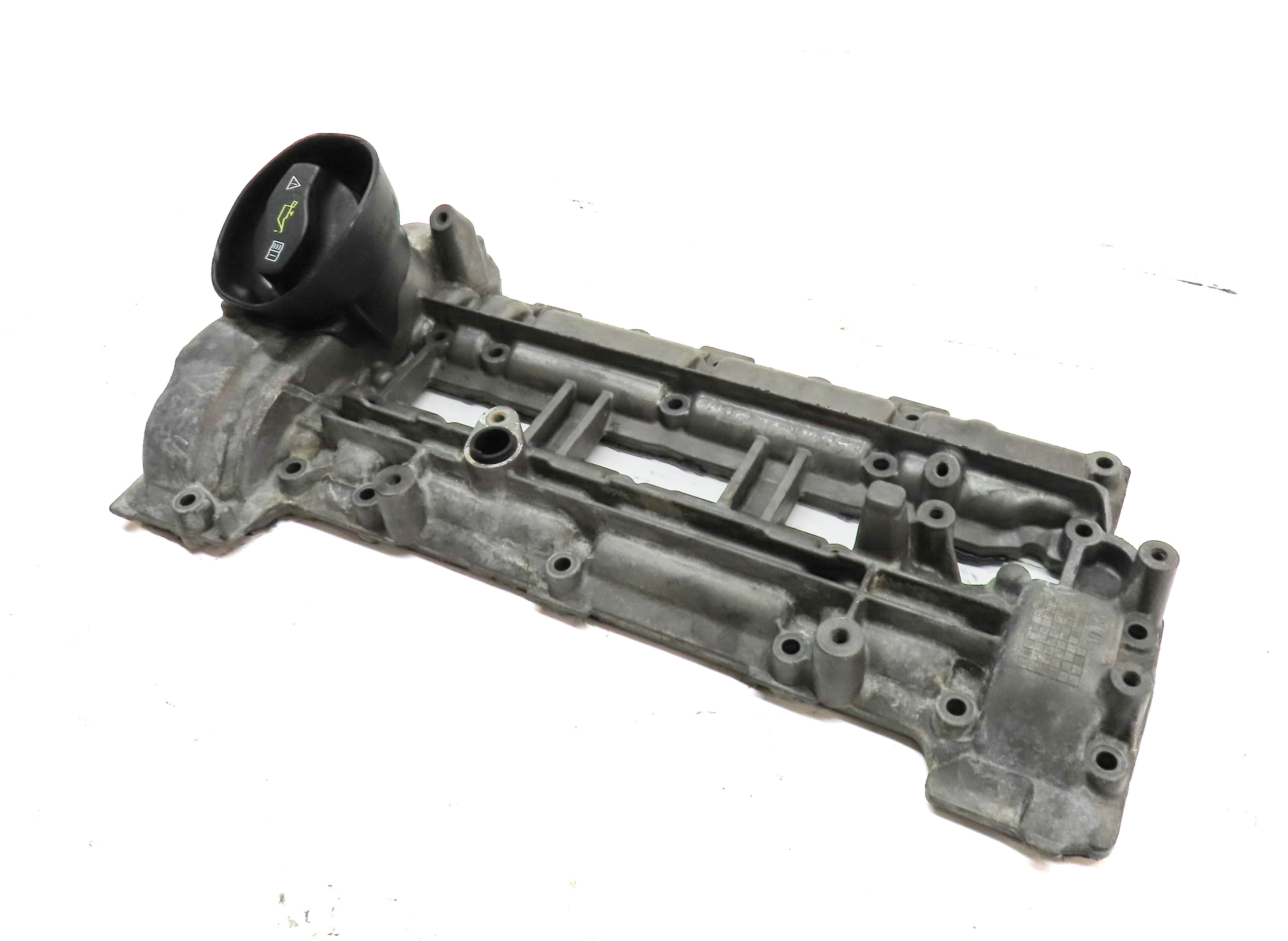 2012 MERCEDES E350 (W212) 3.0L DIESEL (OM642) RIGHT ENGINE VALVE COVER — exact item pictured